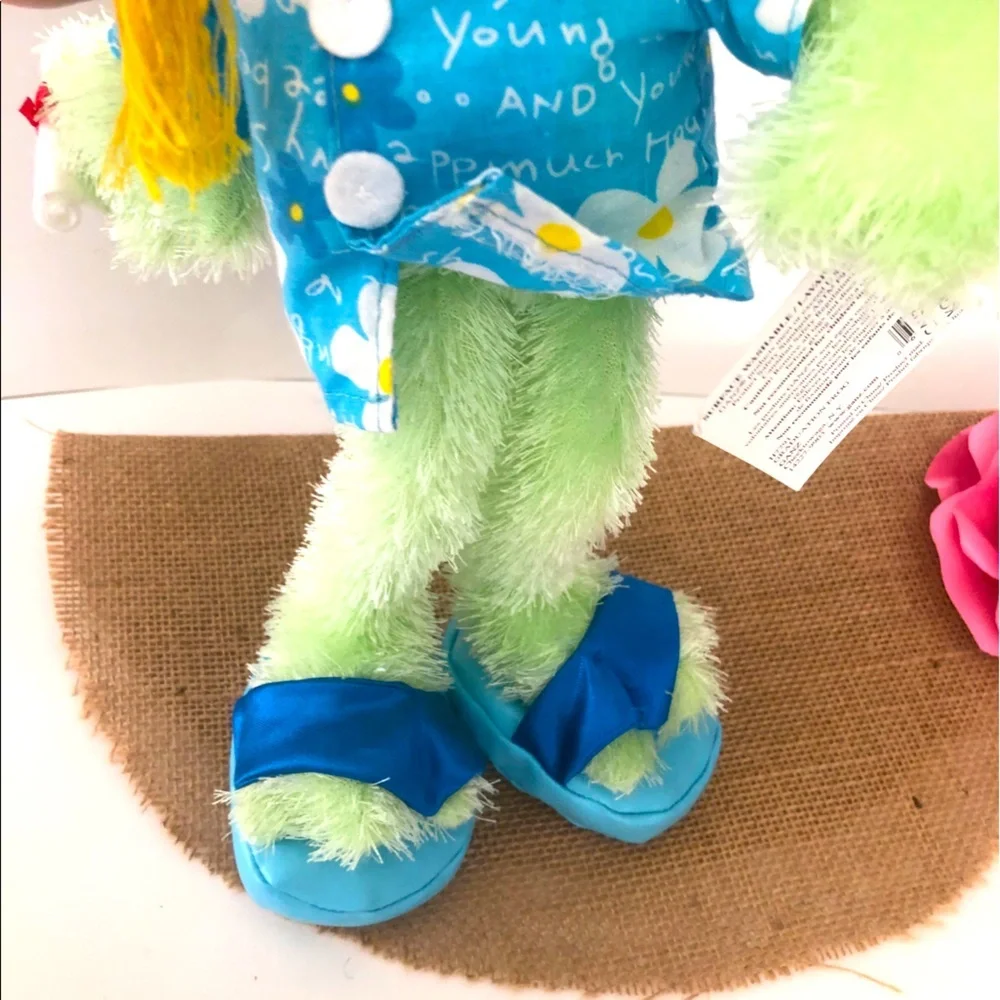 The GRAD FROG FOR THE LITTLE ONES DAY IN BEACH ATTIRE
